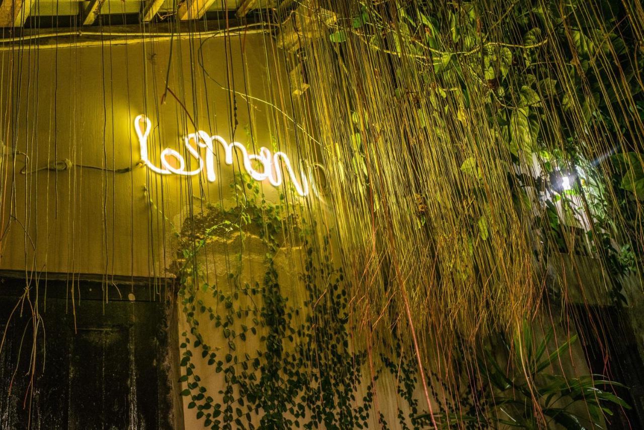 Losmanos Hostel Γιογκιακάρτα Εξωτερικό φωτογραφία