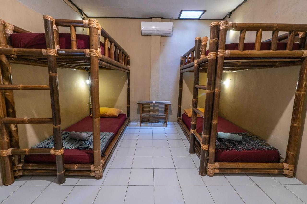 Losmanos Hostel Γιογκιακάρτα Εξωτερικό φωτογραφία